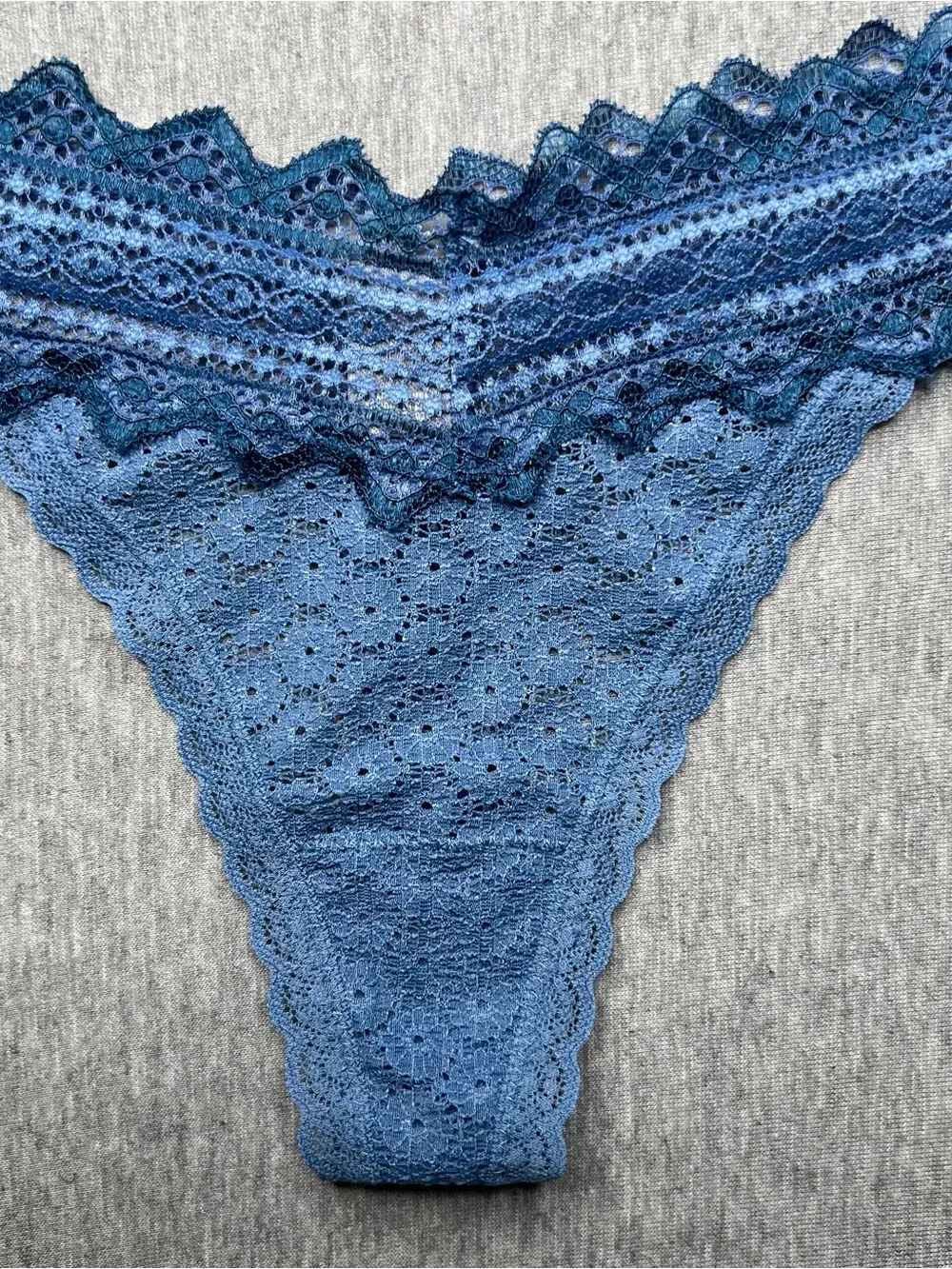 NWOT Aerie blue lace thong size small
